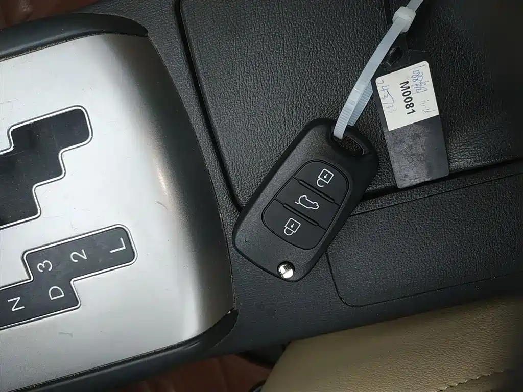 Hyundai Elantra 2015 1.6L Automatic Comfort фото 9