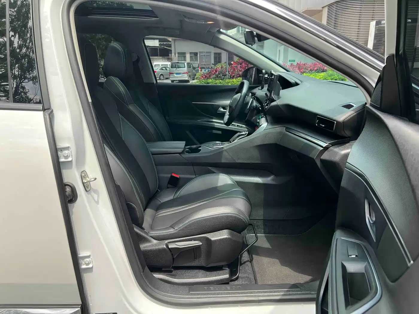 Peugeot 5008 2021 360THP 5-seater Performance Edition фото 12