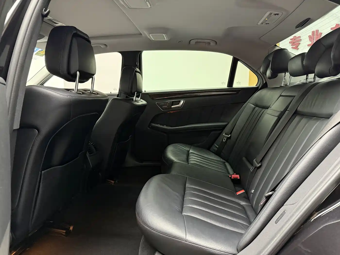 Mercedes-Benz E-Class 2012 E 300 L Elegance Model фото 22