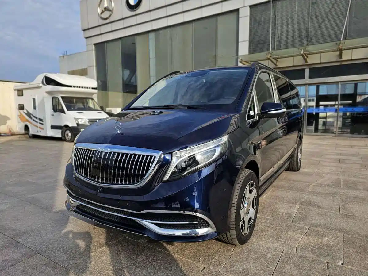 Mercedes-Benz V-Class 2018 V 260 L Premium Long Wheelbase Edition China VI фото 2