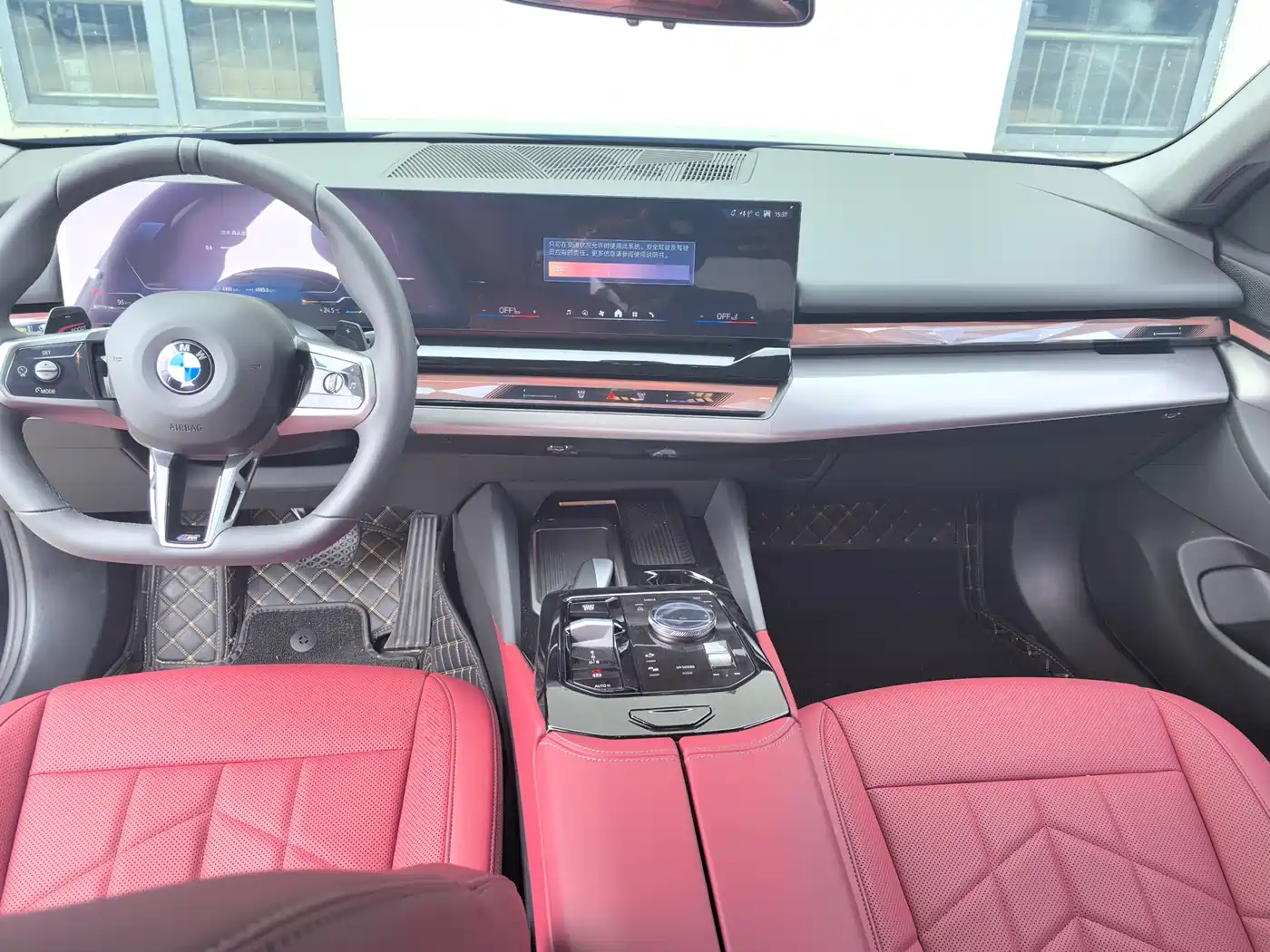 BMW 5 Series 2026 525Li M Sport Package фото 5