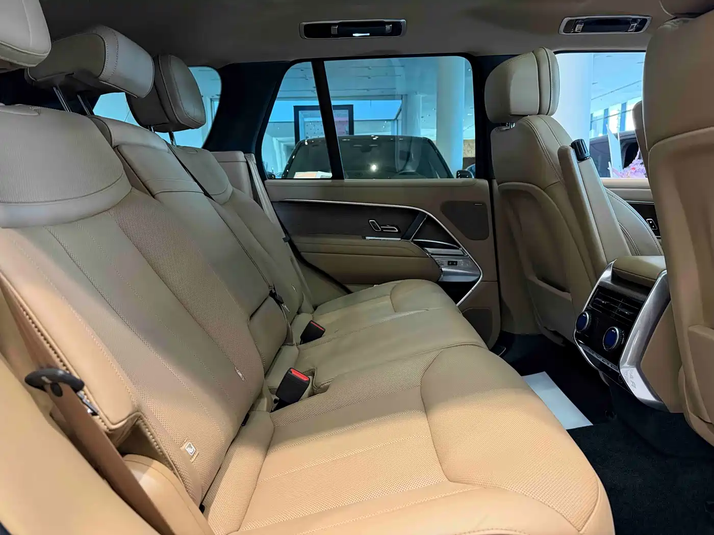 Land Rover Range Rover 2024 2024 3.0 L6 360PS Golden Age Edition