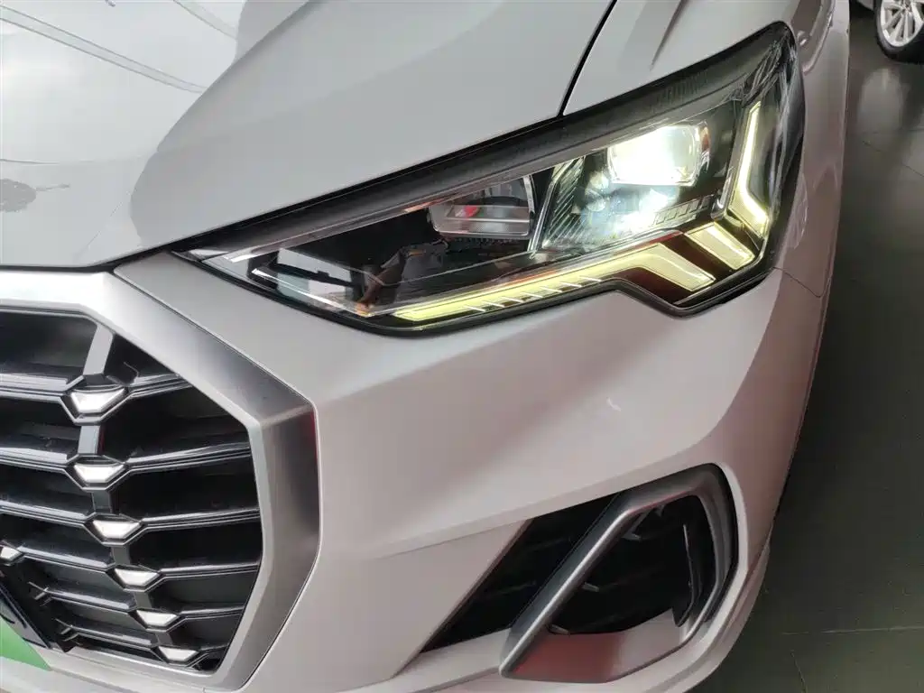 Audi Q3 2019 35 TFSI Progressive Sport фото 24