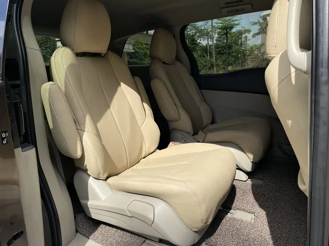 Buick GL8 2014 2.4L CT Luxury Business Comfort фото 10