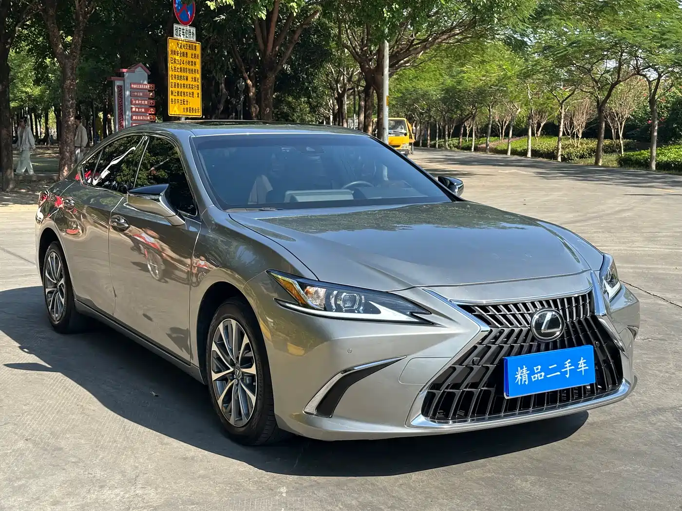 Lexus ES 2022 200 Excellence Edition фото 3