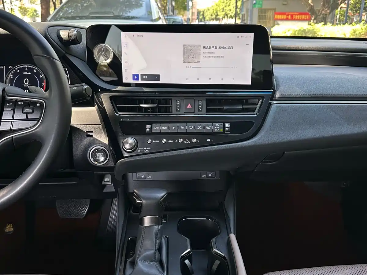 Lexus ES 2022 200 Excellence Edition фото 13