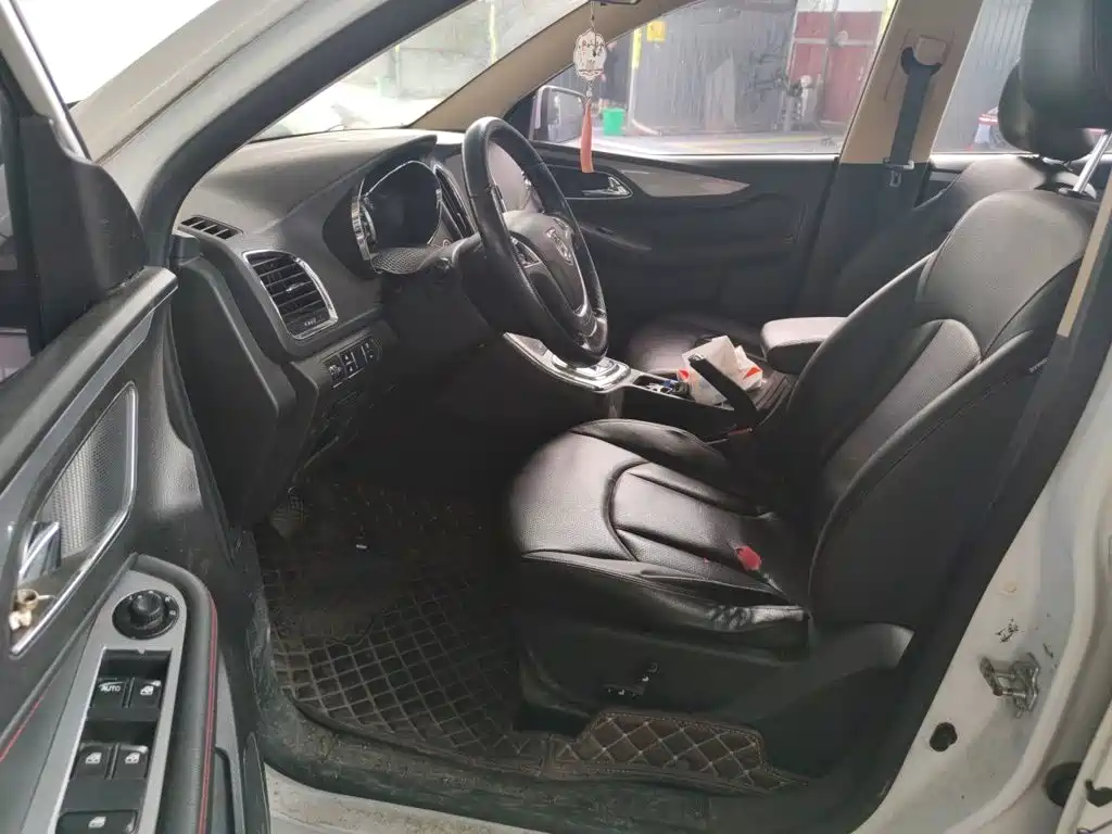 Baojun 560 2017 2016 1.8L iAMT Luxury