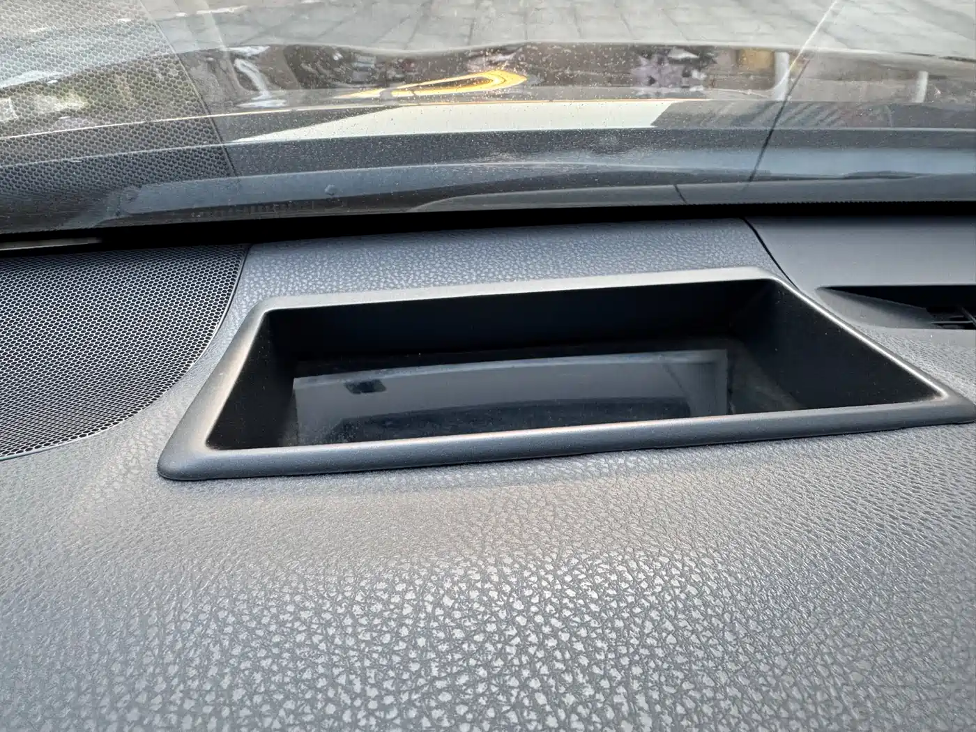 Toyota Camry 2018 2.5G Luxury Edition фото 16