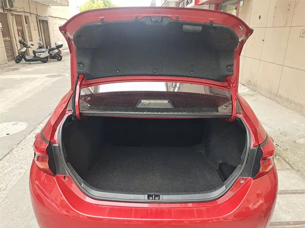 Toyota Levin 2017 Facelift 185T CVT Elite (China V) фото 19
