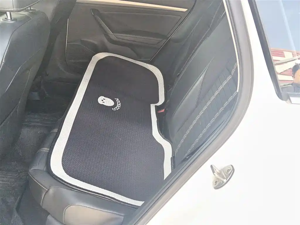 Volkswagen Lavida 2018 Hatchback 200TSI DSG Comfort Edition China V фото 13