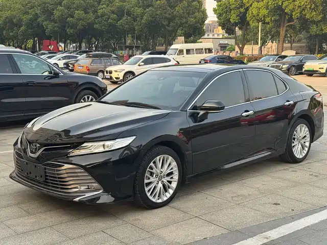 TOYOTA CAMRY