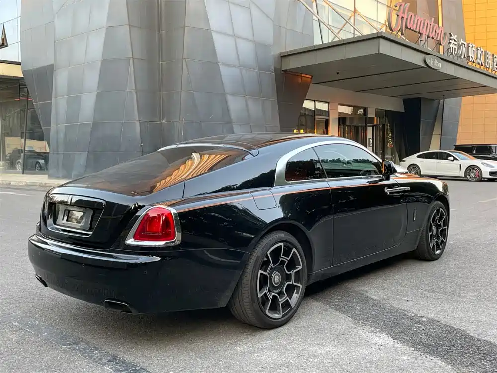 Rolls-Royce Wraith 2018 6.6T Black Badge фото 30