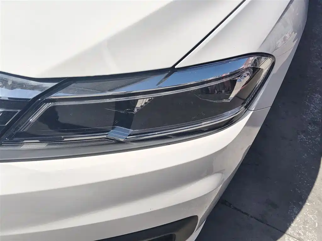 Volkswagen Lavida 2018 Hatchback 200TSI DSG Comfort Edition China V фото 18