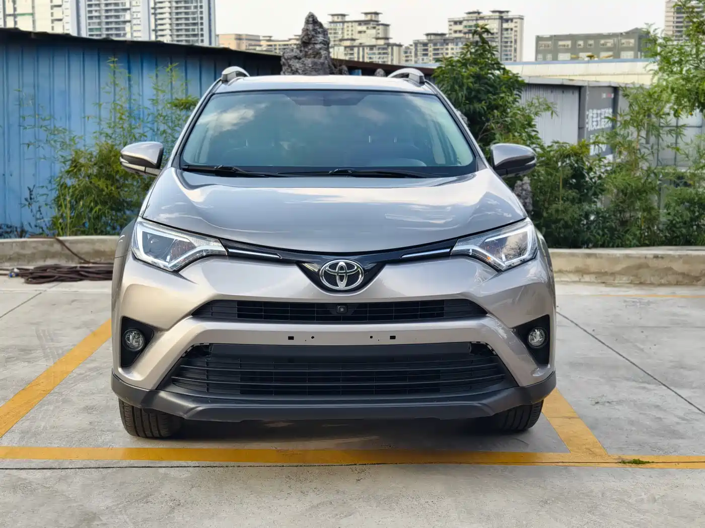 Toyota RAV4 Rongfang 2016 2.0L CVT 2WD Trend (China V) фото 2