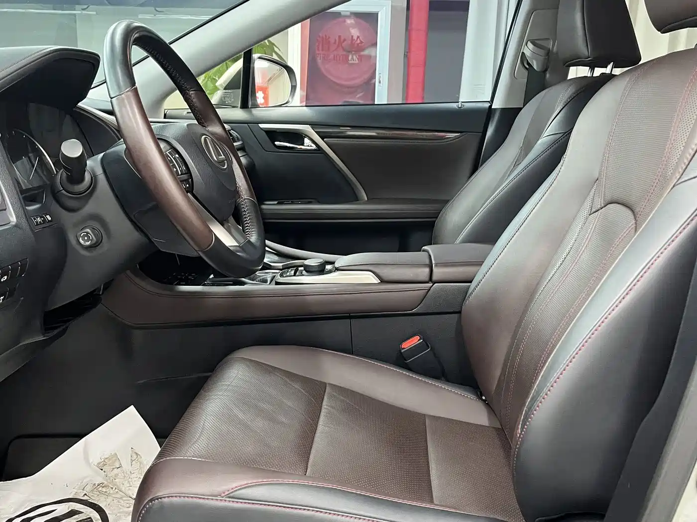 Фото 7 - Lexus RX