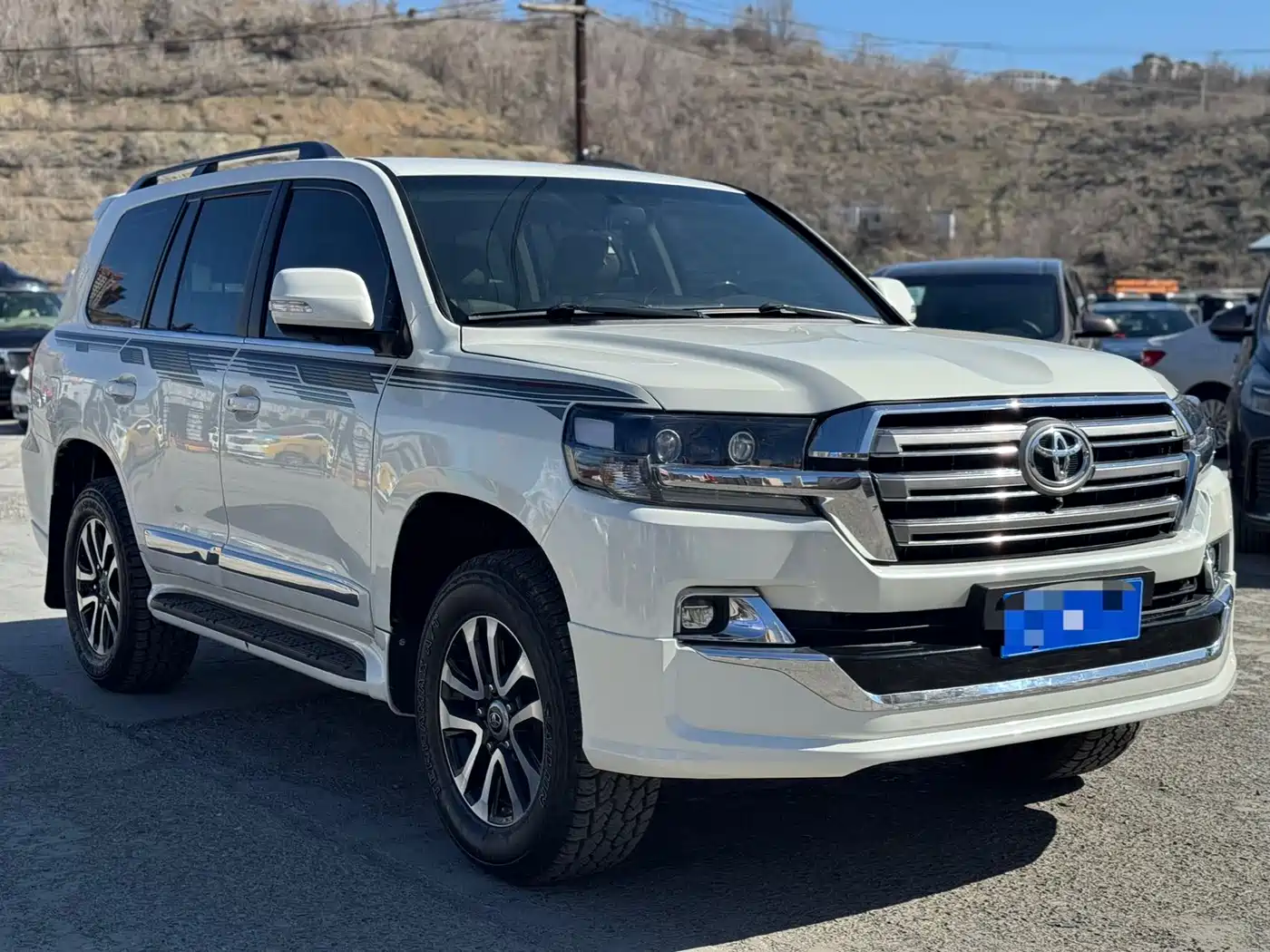 Toyota Land Cruiser (Import) 2015 4.0L V6 Middle East Low Configuration Edition фото 3