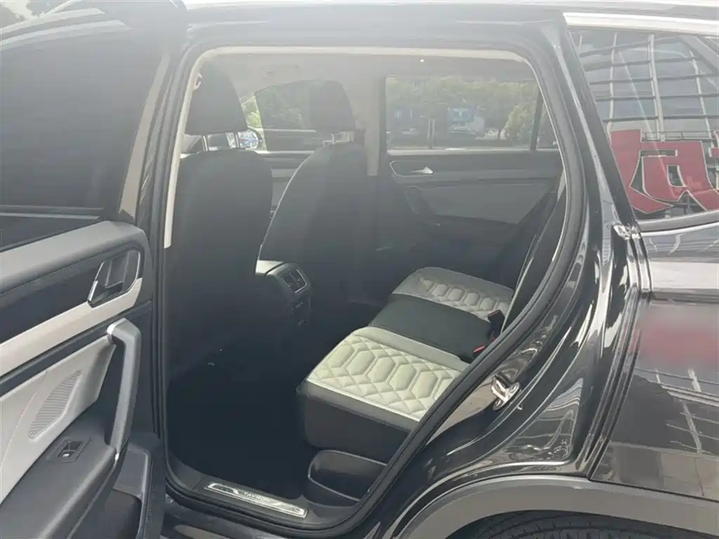 Volkswagen Tayron 2024 330TSI 2WD Luxury Plus Advanced фото 15