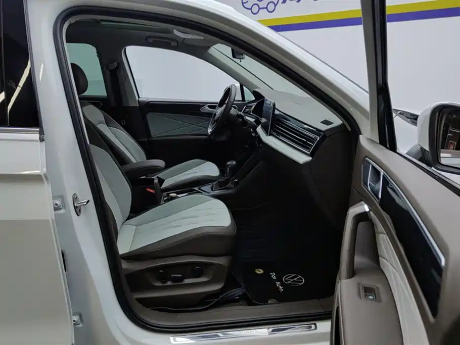 Volkswagen Tiguan L 2023 330TSI Auto 2WD Smart Edition фото 8