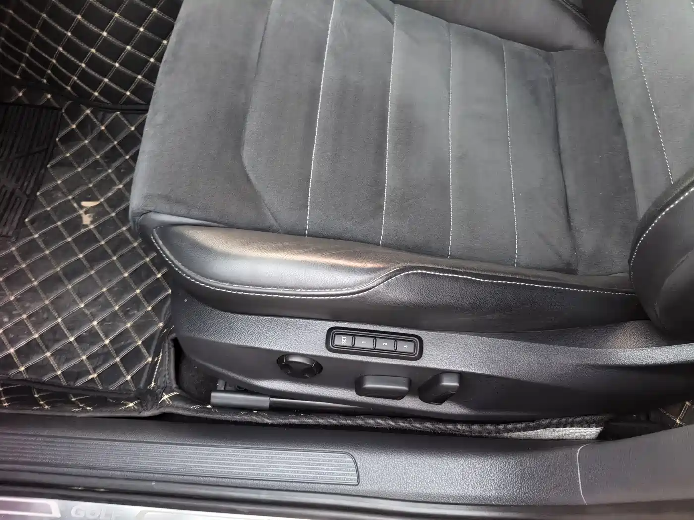 Фото 7 - Volkswagen Golf
