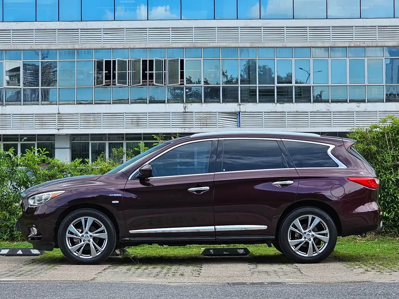 Infiniti QX60 (Import) 2016 2014 Model 2.5 S/C Hybrid 2WD Excellence Edition