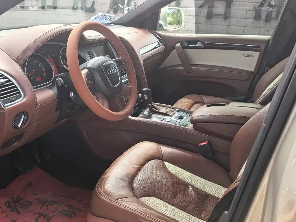 Audi Q7 2010 2011 3.0 TFSI Exclusive (200kW)
