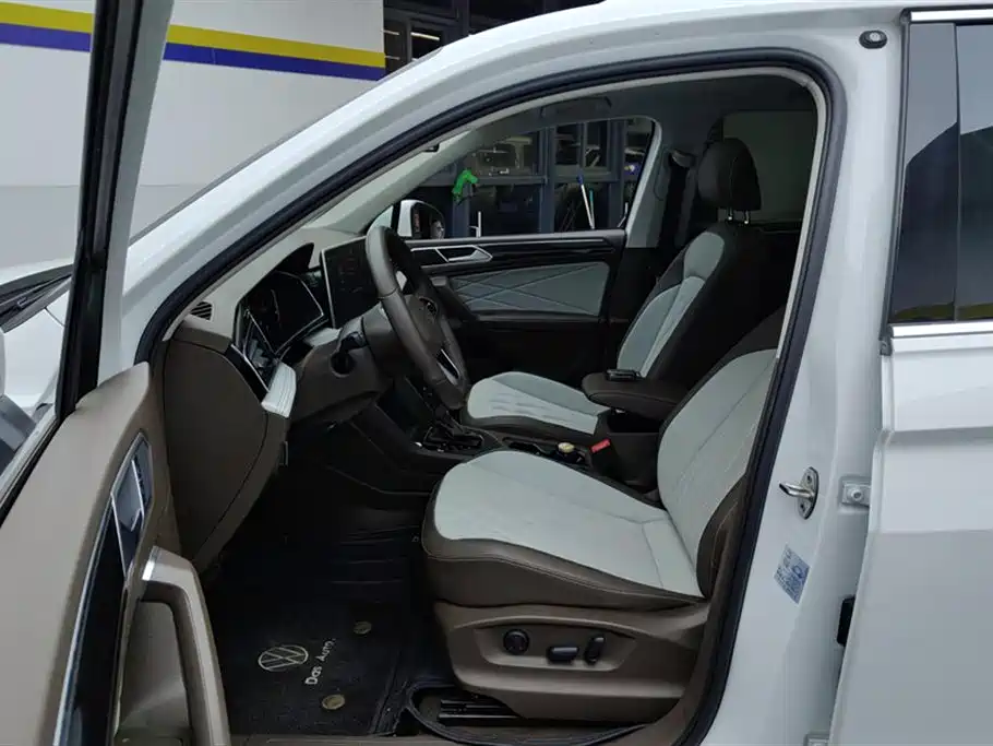 Volkswagen Tiguan L 2023 330TSI Auto 2WD Smart Edition фото 9