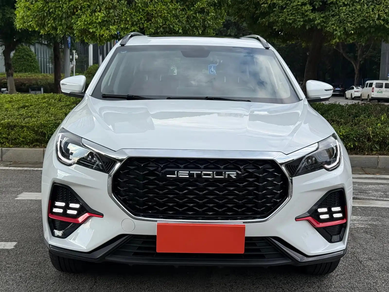 Фото 2 - Jetour X70