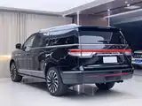Фото 18 - Lincoln Navigator