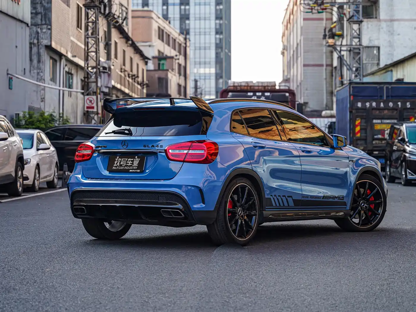 Mercedes-Benz GLA AMG 2016 AMG GLA 45 4MATIC фото 3