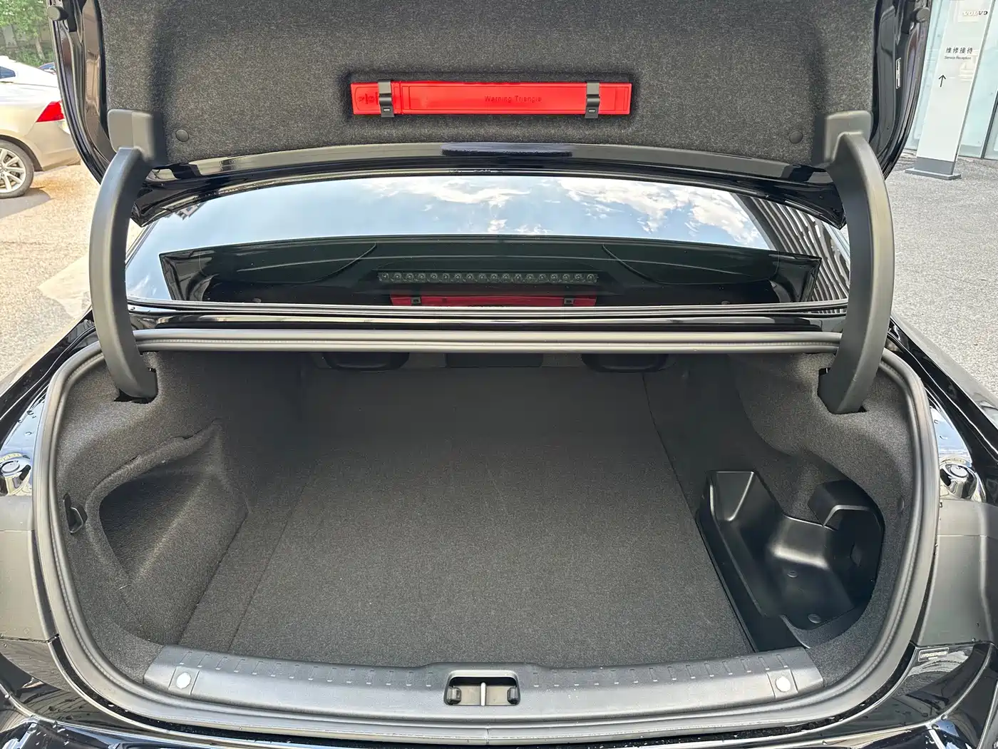 Volvo S90 Plug-in Hybrid 2025 2026 Plug-in Hybrid AWD Long Range Elegance Luxury