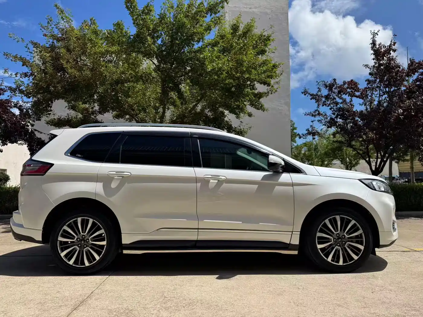 Ford Edge 2022 2021 PLUS EcoBoost 245 FWD Luxury Sharp 7-seater