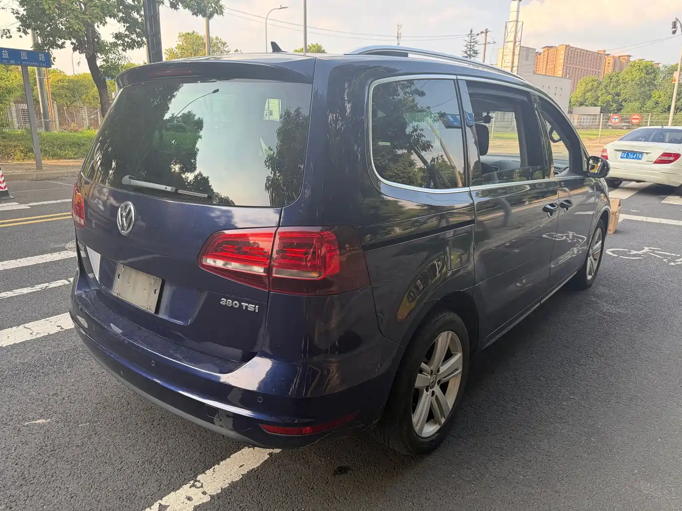 Volkswagen Sharan 2018 2018 380TSI Comfort 7-Seater