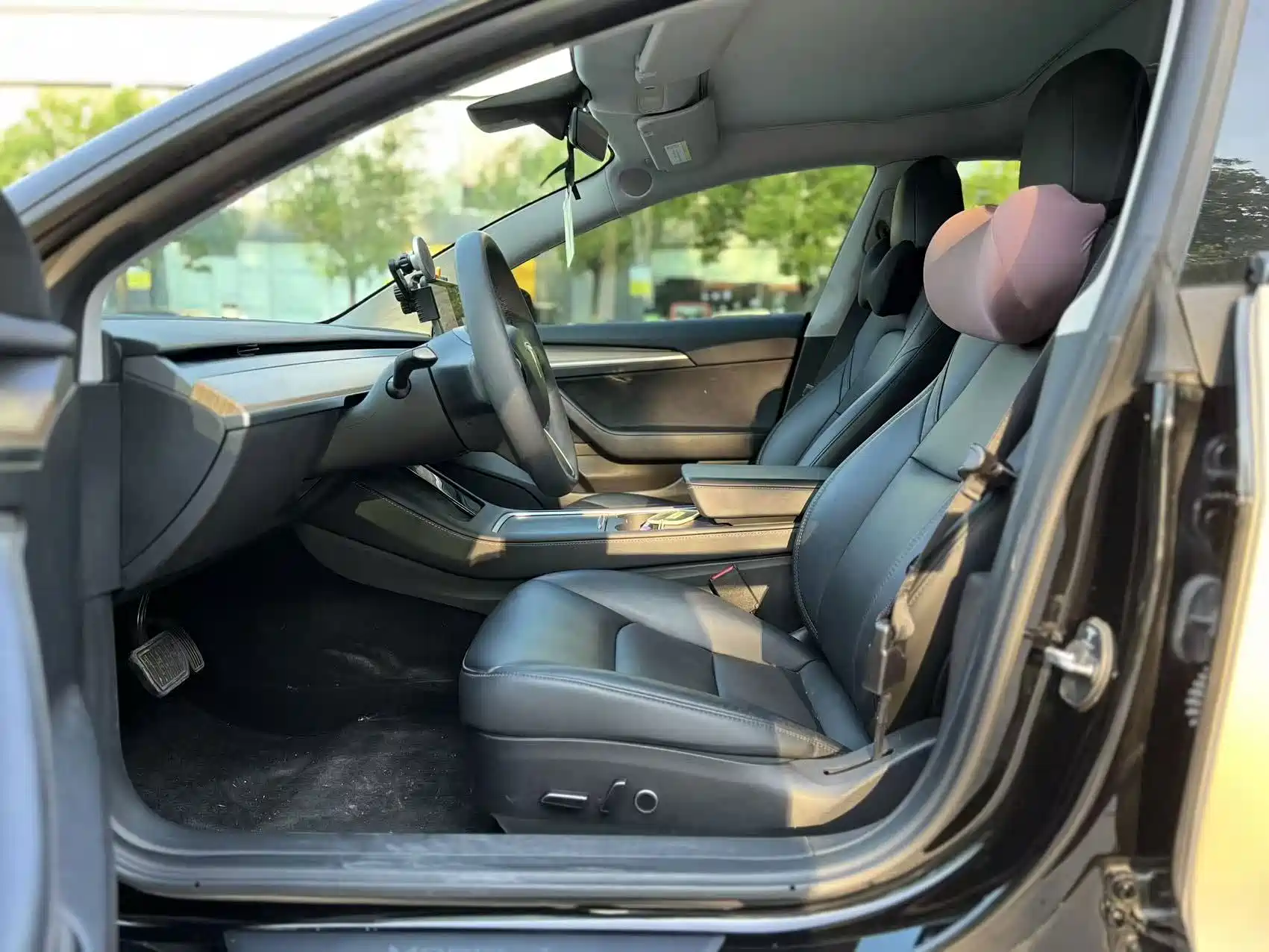 Фото 4 - Tesla Model 3