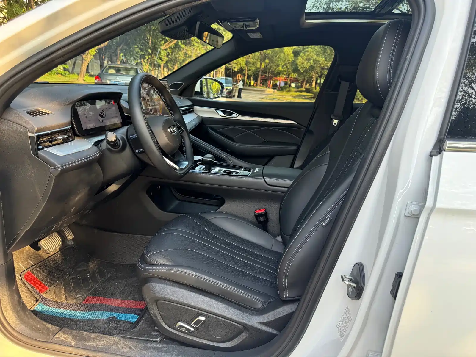 Фото 4 - Geely Preface