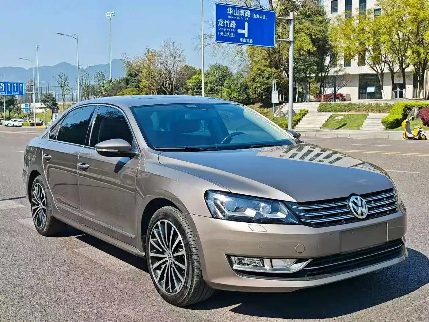 Фото 1 - Volkswagen Passat