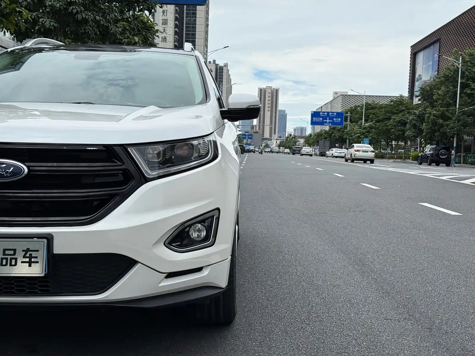 Фото 8 - Ford Edge