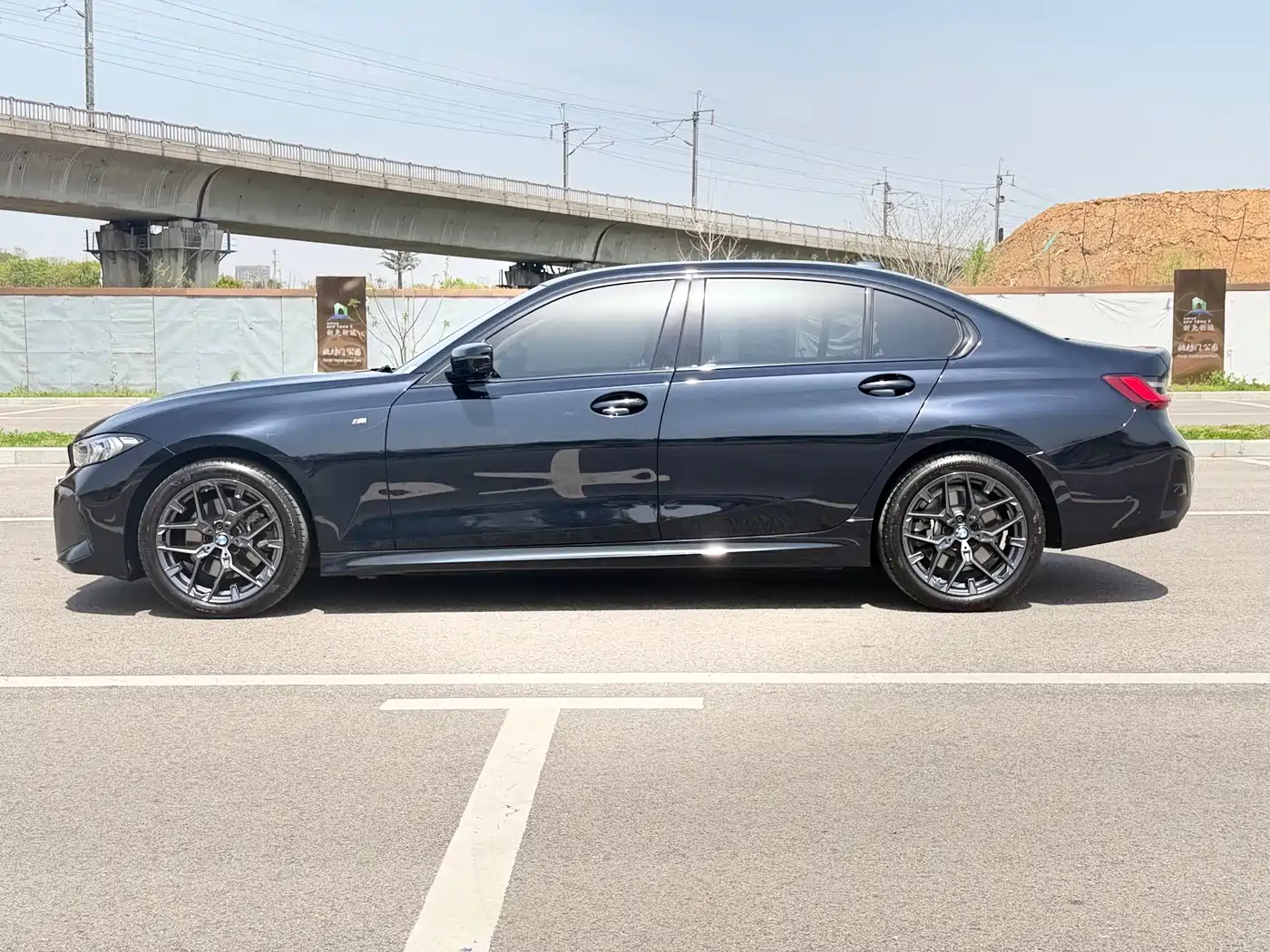 BMW 3 Series 2025 330Li M Sport Night Edition фото 4