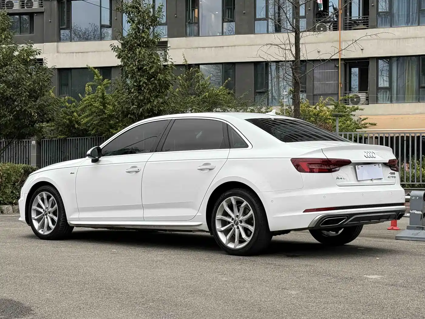 Audi A4L 2019 40 TFSI Fashion (China V) фото 2