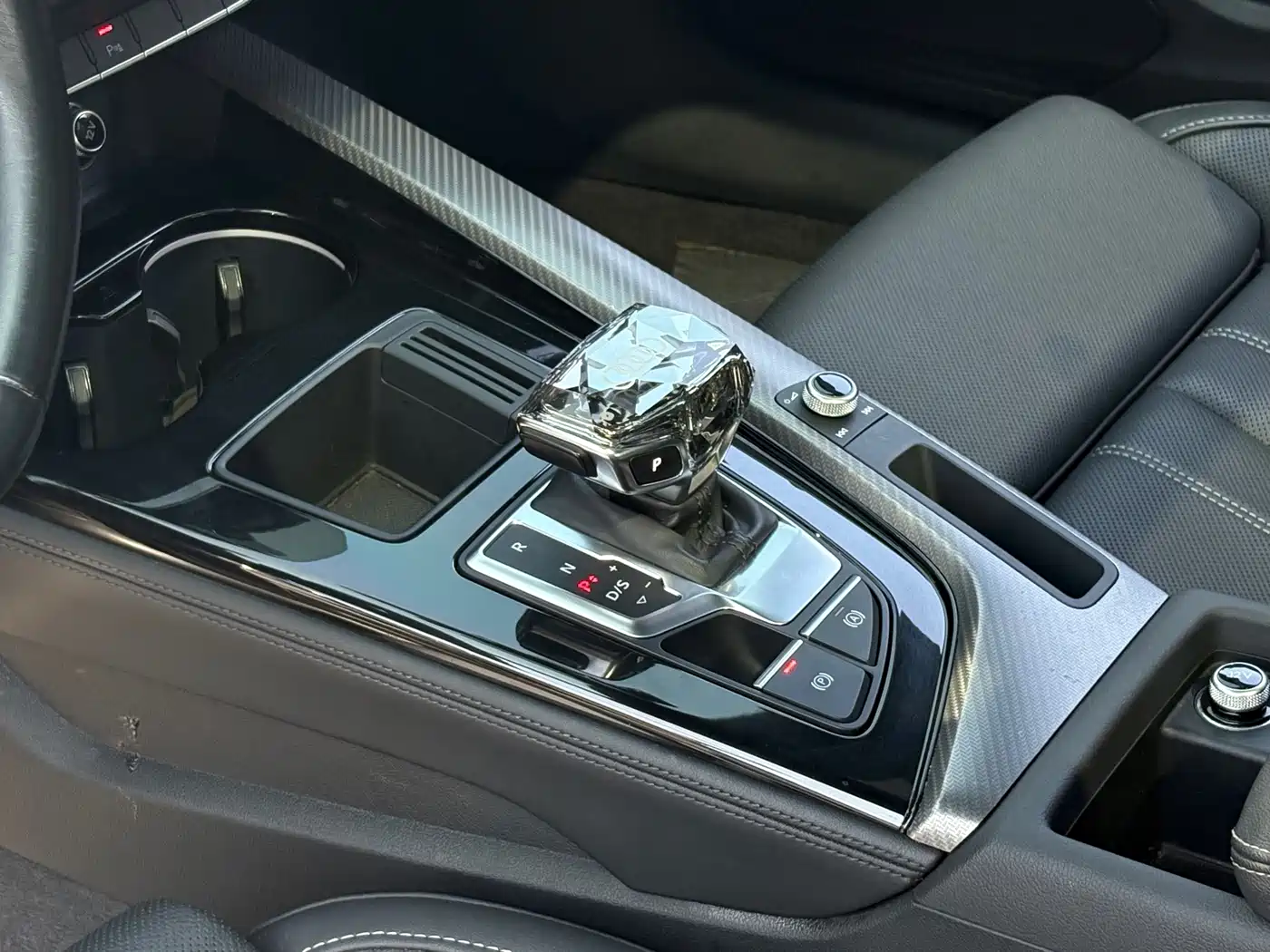 Фото 13 - Audi A4L