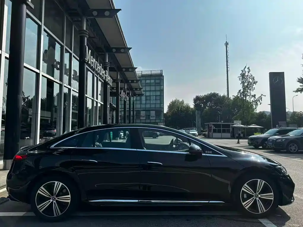 Mercedes-Benz EQE 2025 2025 Model 500 4MATIC Luxury Edition