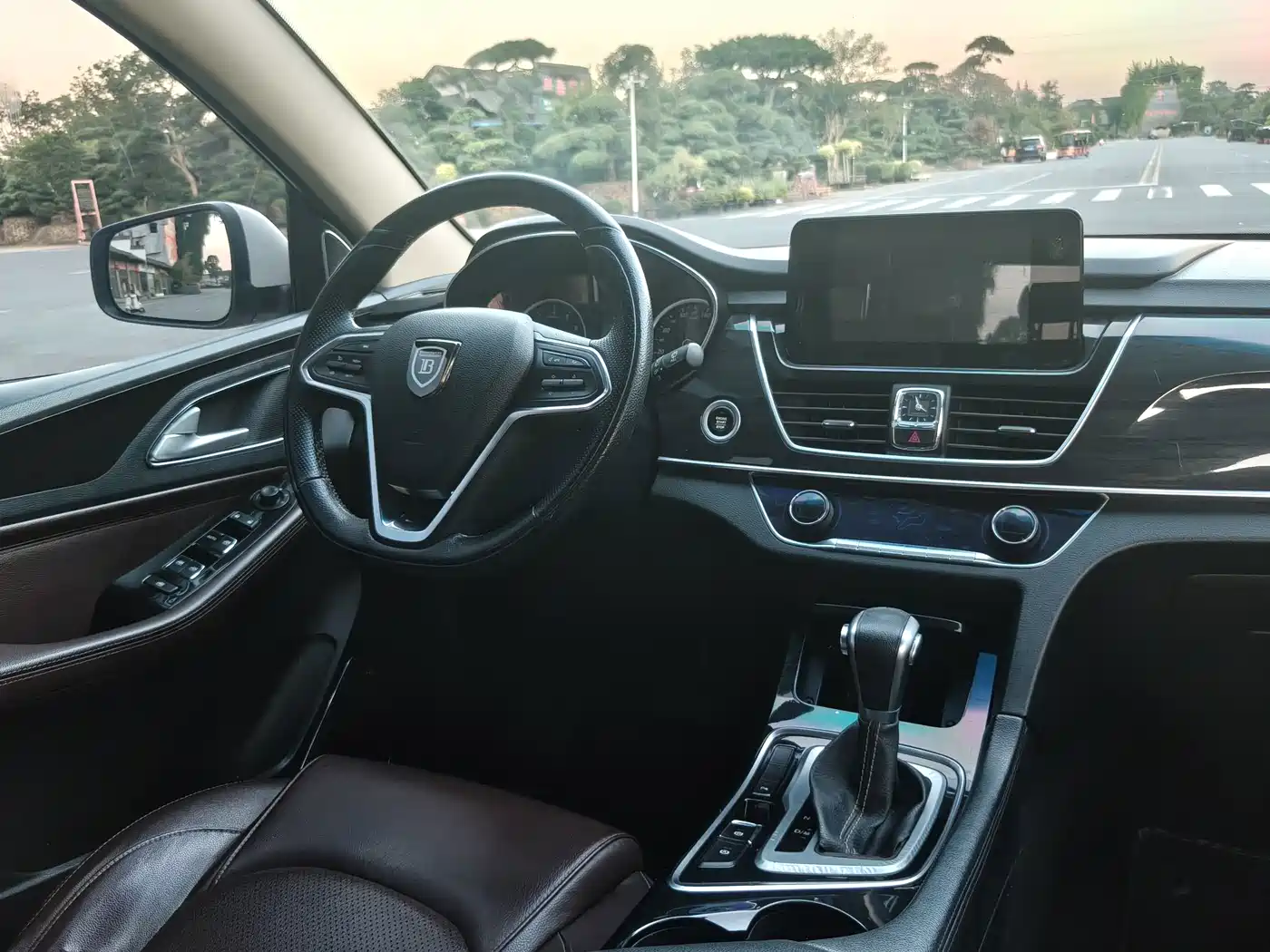 Baojun 560 2018 2017 1.5T DCT Premium Model