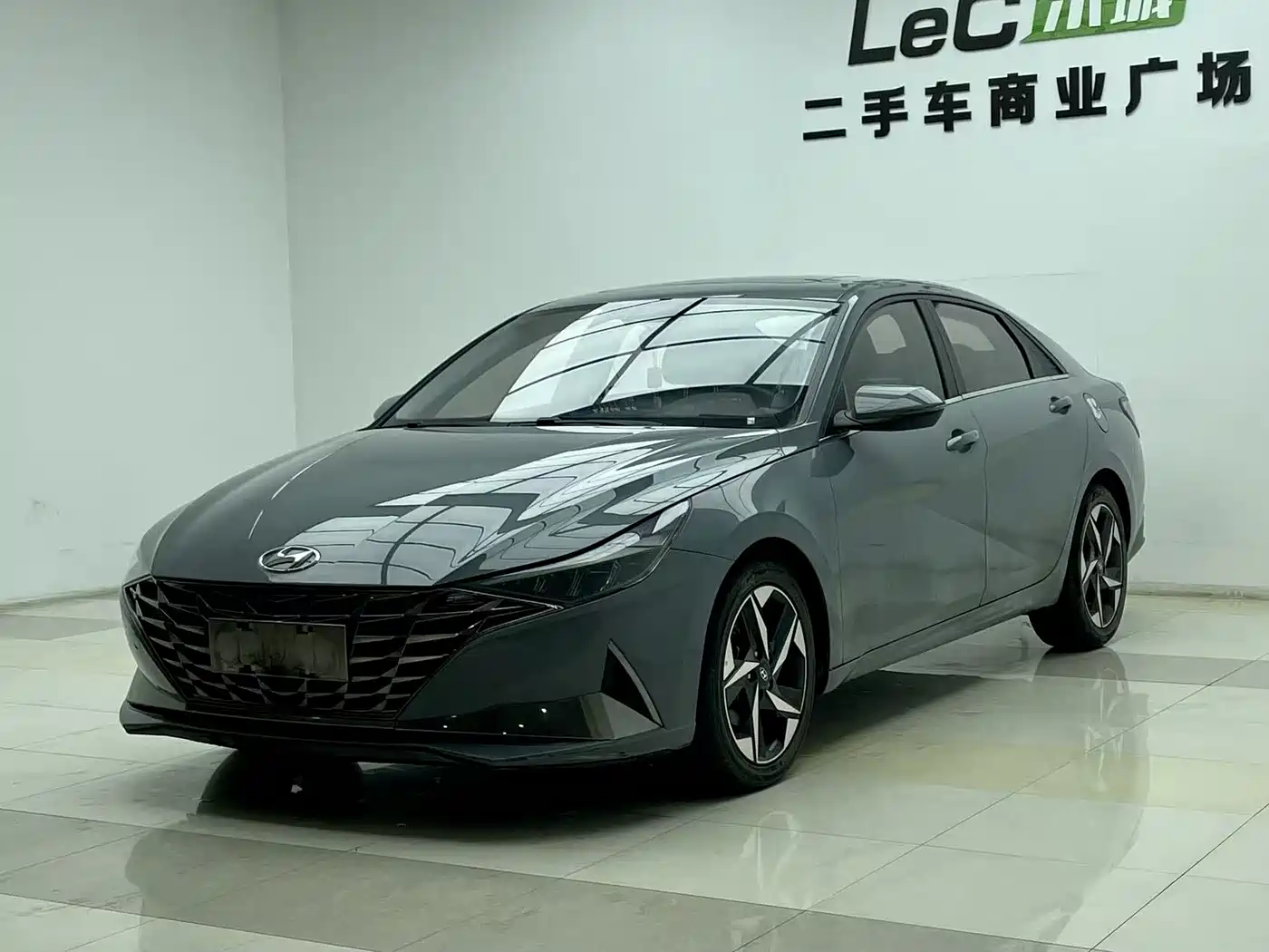 Hyundai Elantra 2021 1.5L CVT LUX Premium Edition