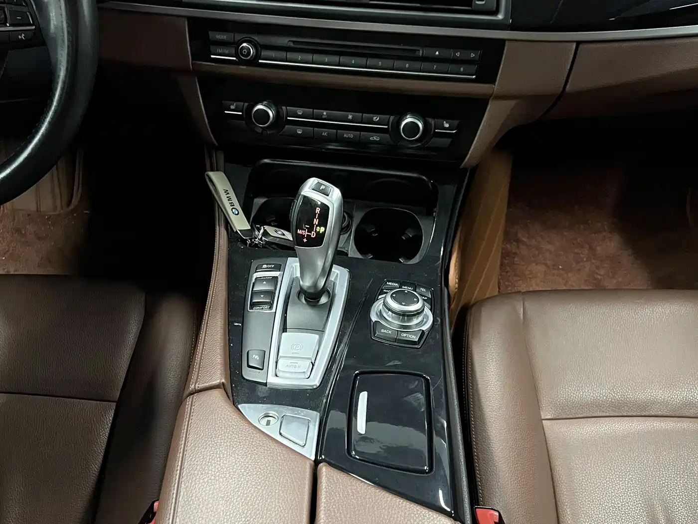 BMW 5 Series 2017 520Li Classic Edition фото 15