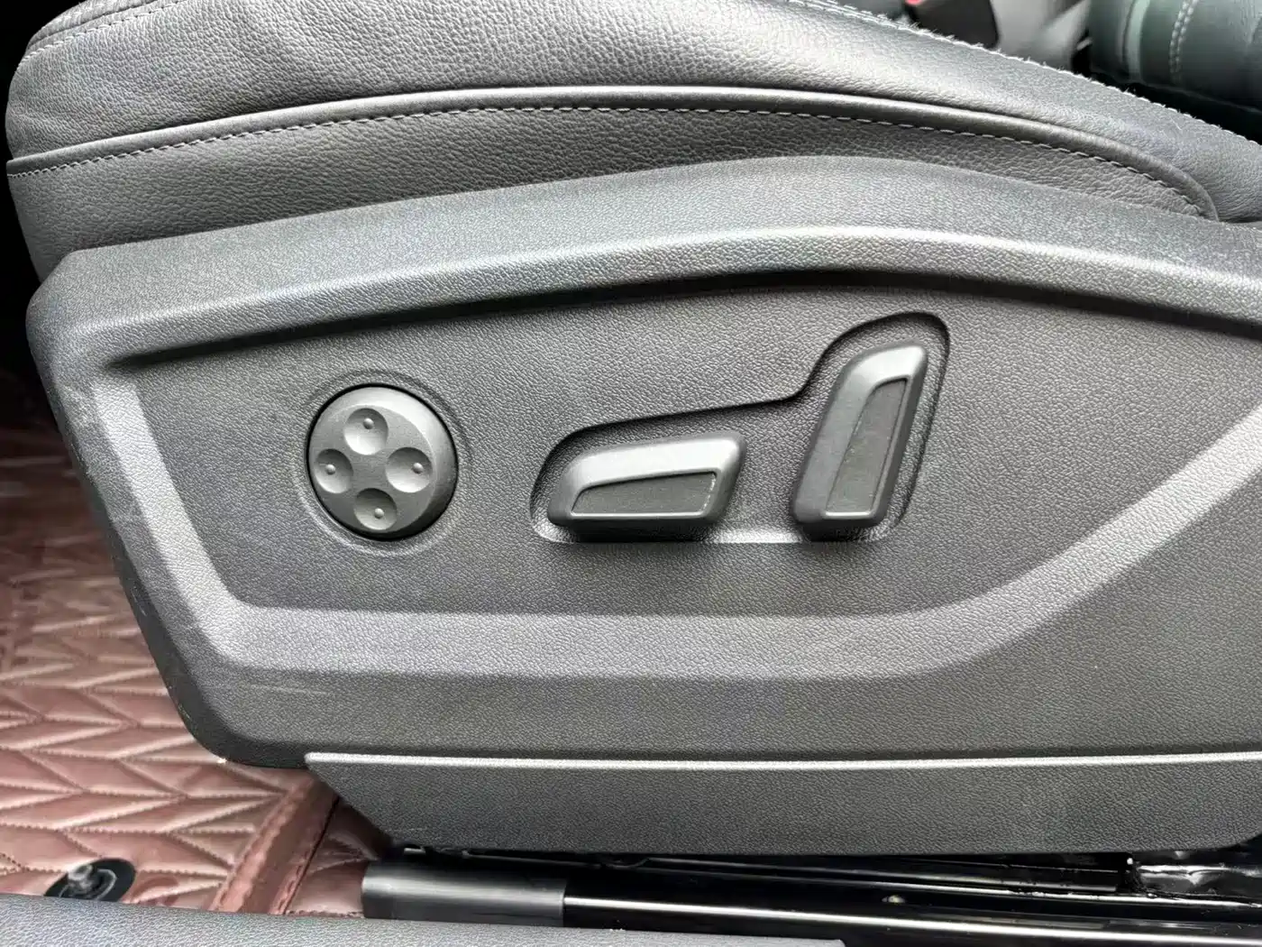 Фото 23 - Audi Q2L
