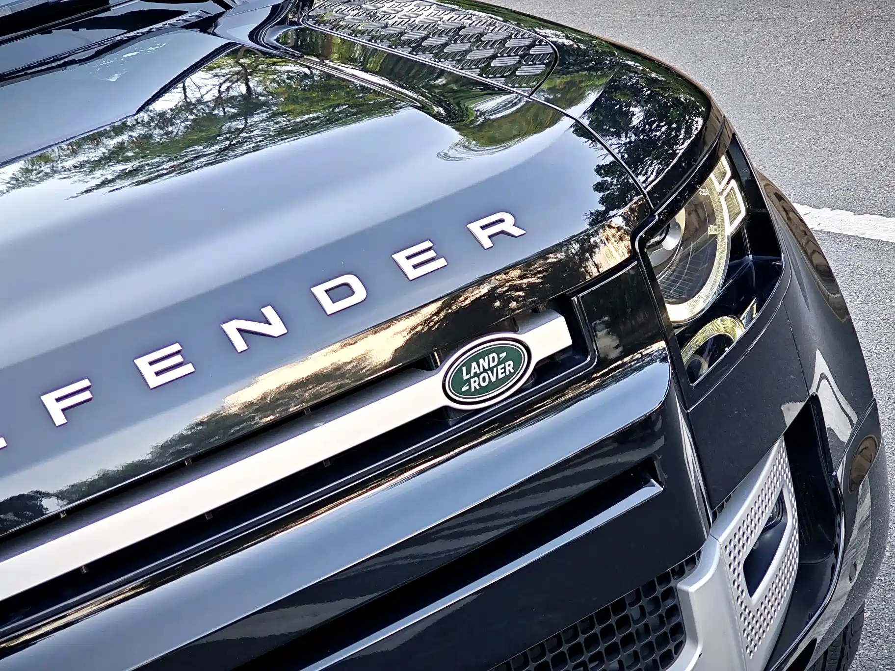 Photo 5 - Land Rover Defender