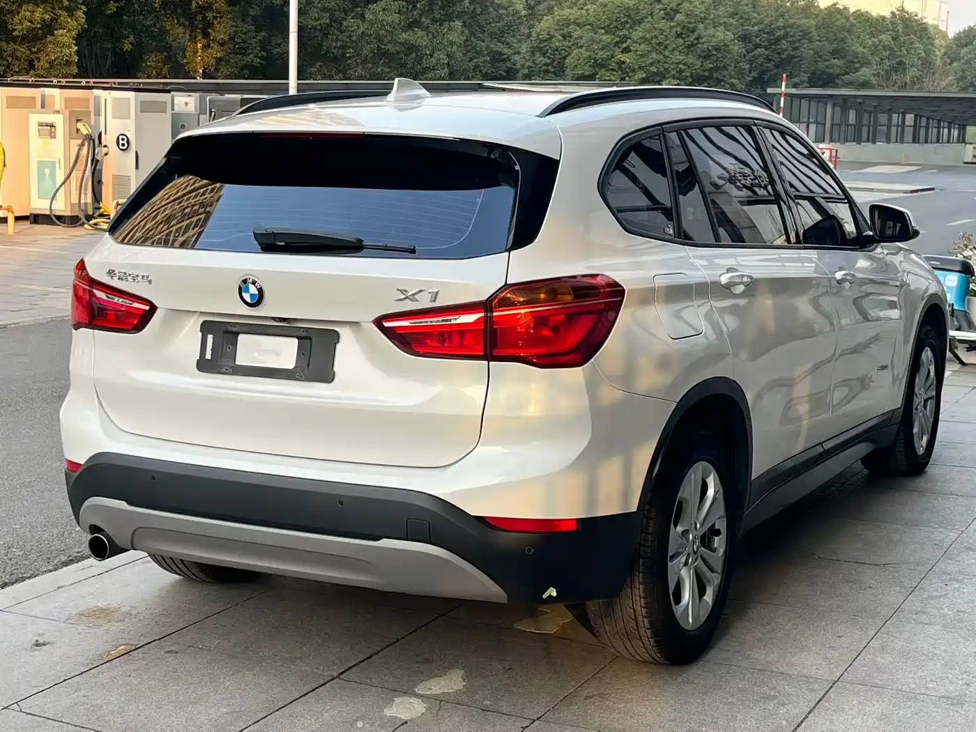 BMW X1 2016 sDrive18Li Premium Model фото 6