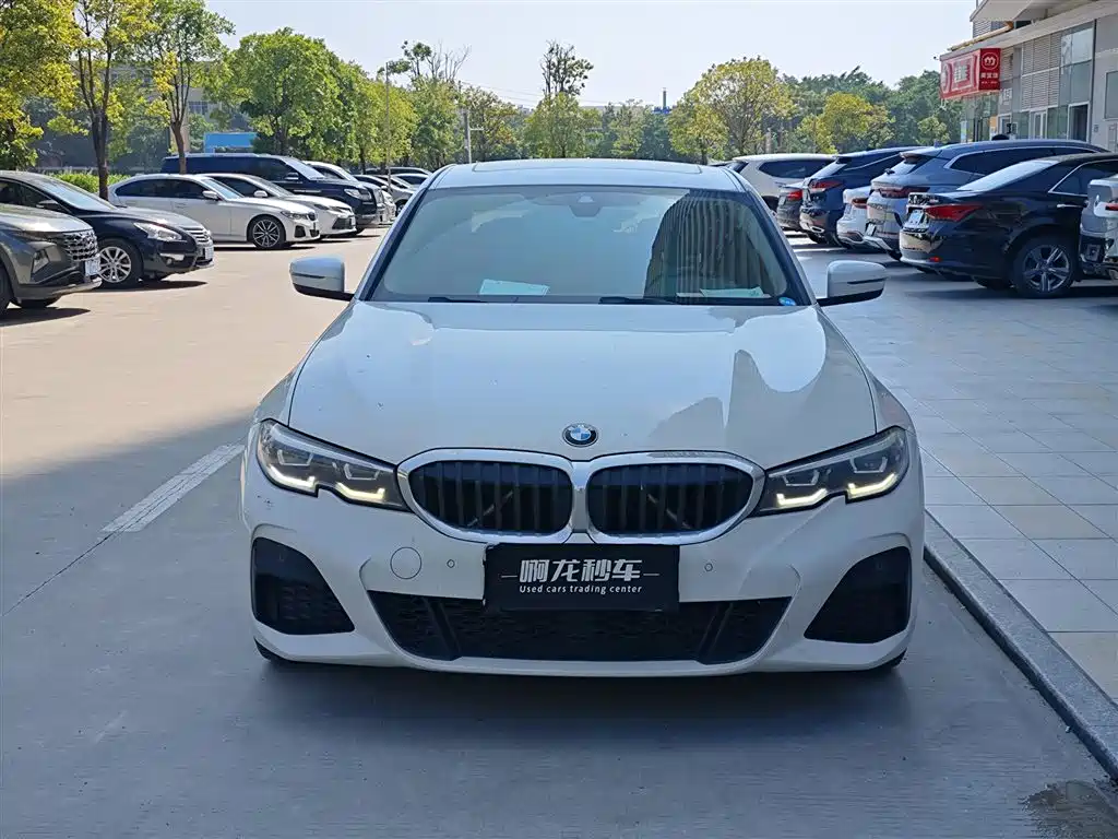 Photo 2 - BMW 3 Series