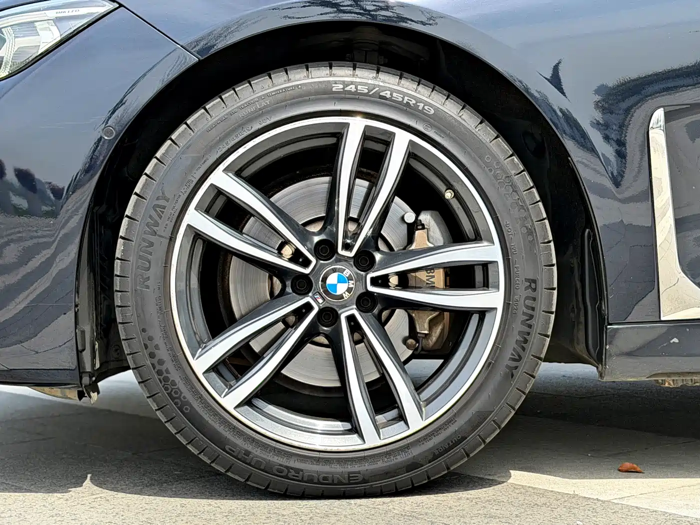 BMW 7 Series 2019 730Li M Sport Package фото 16