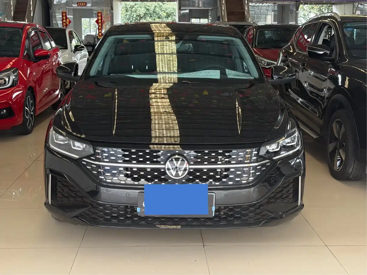 Volkswagen Lavida 2024 Model 300TSI DSG Starlight Full Comfort Edition