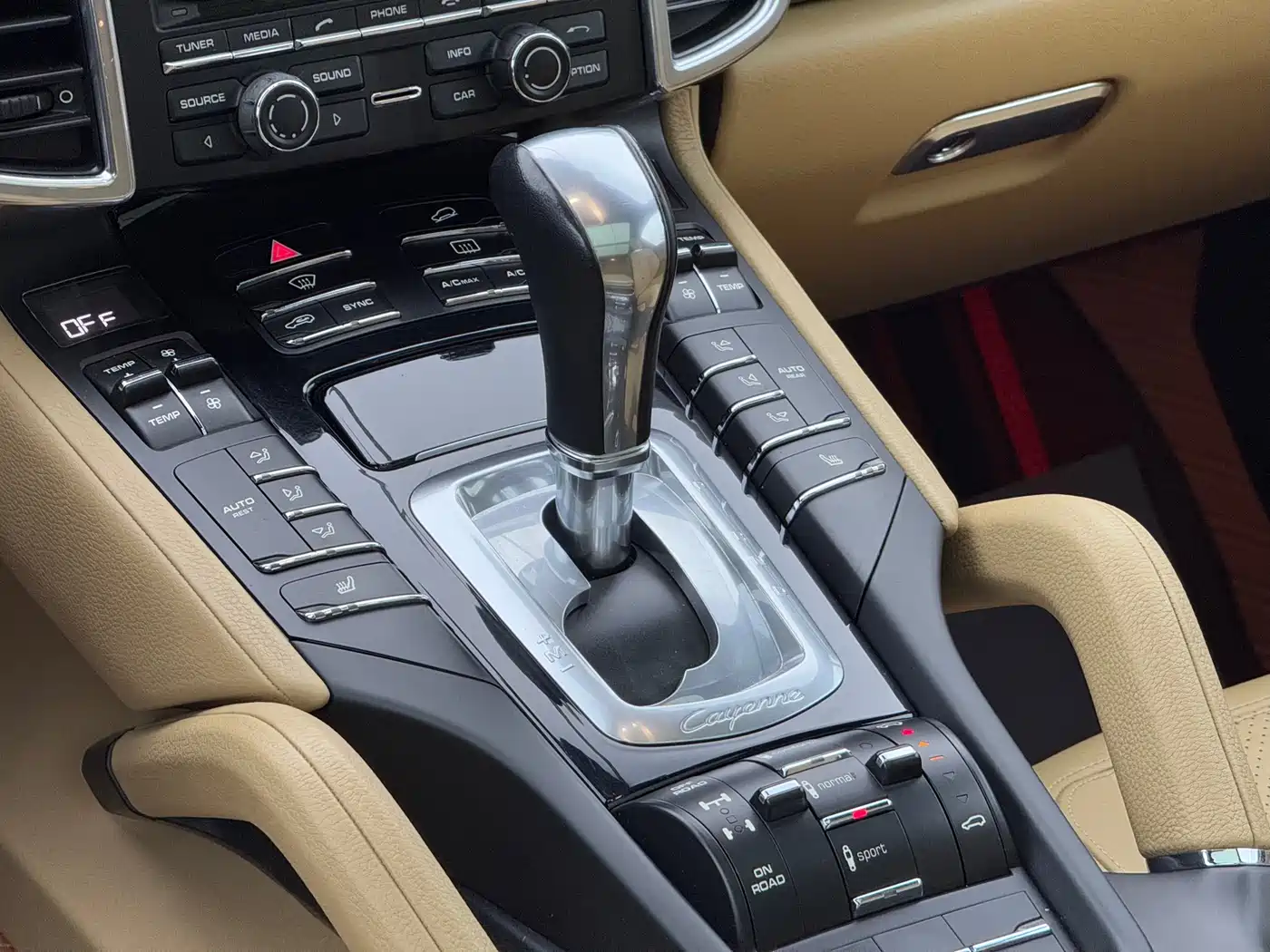 Porsche Cayenne 2014 Cayenne Platinum Edition 3.0T фото 6